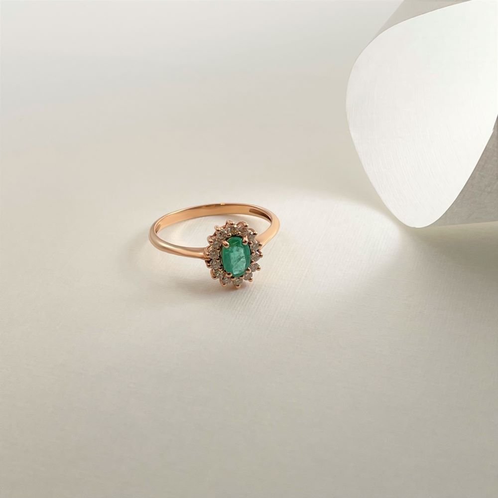 Rosette ring with emerald and diamonds | KAZA NALBA